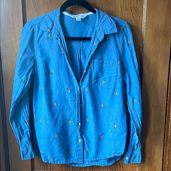 Old Navy “The Classic Shirt” Button-Up Shirt Chambray with Printed Parrots - Picture 1 of 5